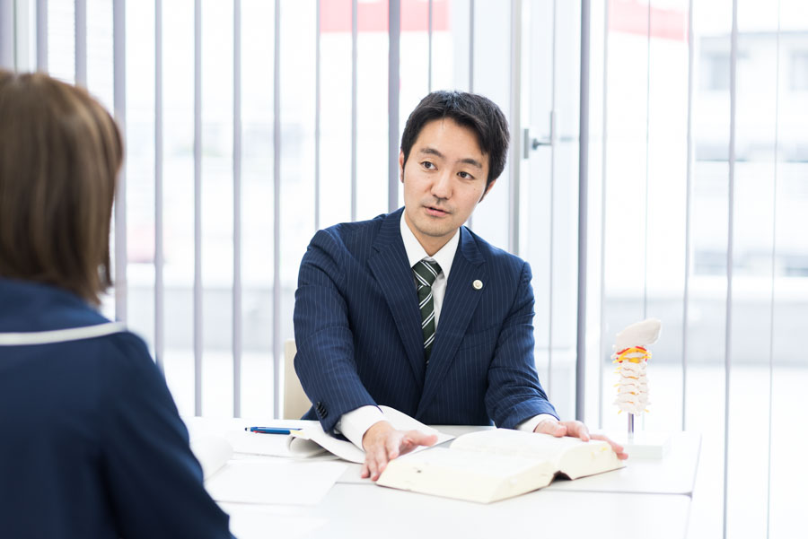 岡部弁護士